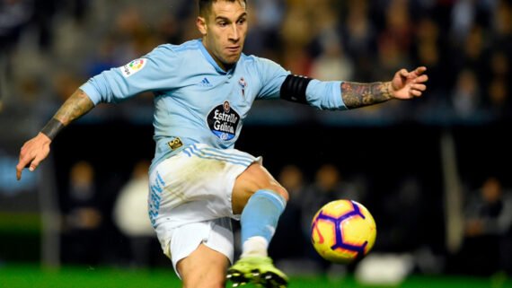 Hugo Mallo em ação pelo Celta de Vigo, em 2018 (foto: MIGUEL RIOPA/AFP)