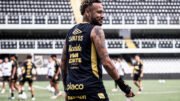Neymar, atacante do Santos, em treino na Vila Belmiro antes de jogo contra o Cruzeiro (foto: Raul Baretta/ Santos FC.)