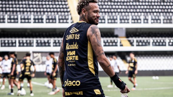 Neymar, atacante do Santos, em treino na Vila Belmiro antes de jogo contra o Cruzeiro (foto: Raul Baretta/ Santos FC.)
