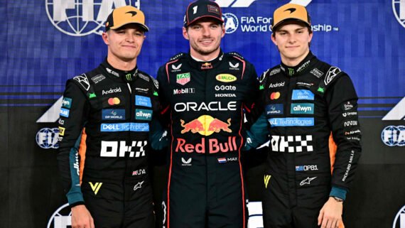 Lando Norris, Max Verstappen e Oscar Piastri estão na briga pelo título da Fórmula 1 em 2025 (foto: CACACE / POOL / AFP)