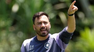 Davide Ancelotti, técnico do Botafogo - Crédito: 