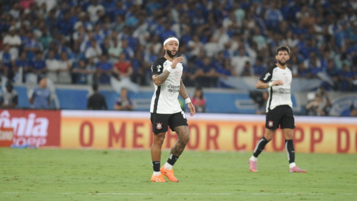 Memphis fez 1 a 0 para o Corinthians no Mineirão (foto: Alexandre Guzanshe/EM/D.A. Press)