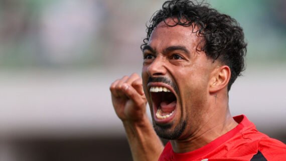 Diogo Calila, jogador de Moçambique que fez um dos gols da vitória histórica sobre Gabão (foto: FRANCK FIFE / AFP)