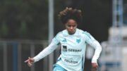 Camila Ambrózio, defensora do Cruzeiro, não permanecerá para 2026 (foto: Divulgação/Cruzeiro)