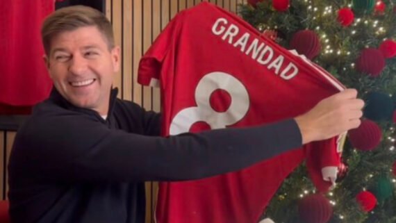 Gerrard é homenageado: 