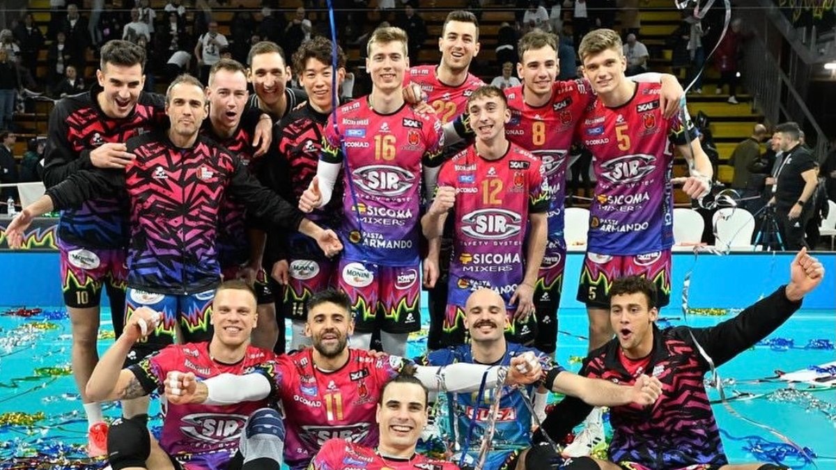 Time masculino de vôlei do Perugia antes do Mundial de Clubes (foto: Reprodução Instagram do Perugia)