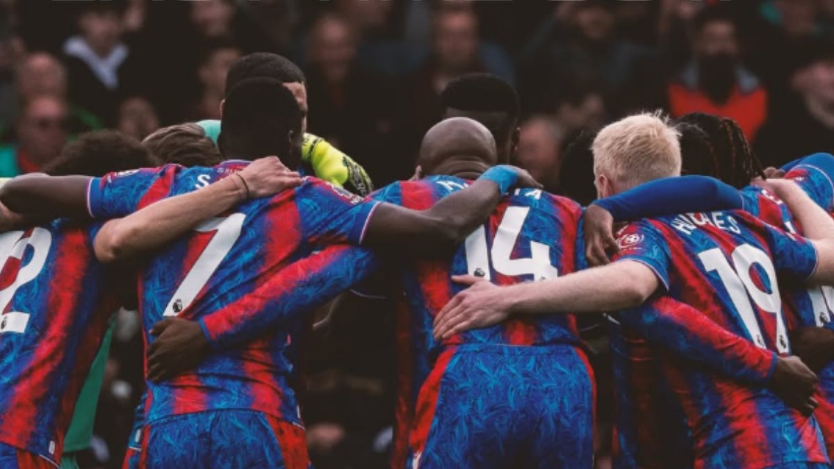 Jogadores do Crystal Palace reunidos (foto: Divulgação/Crystal Palace)