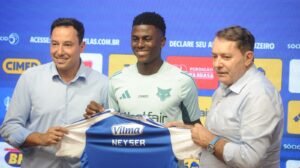 Néiser Villarreal foi apresentado no Cruzeiro - Crédito: 
