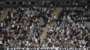Torcedores do Atlético na Arena MRV antes de jogo contra o Vasco, pelo Campeonato Brasileiro (foto: Alexandre Guzanshe/EM/D.A. Press)