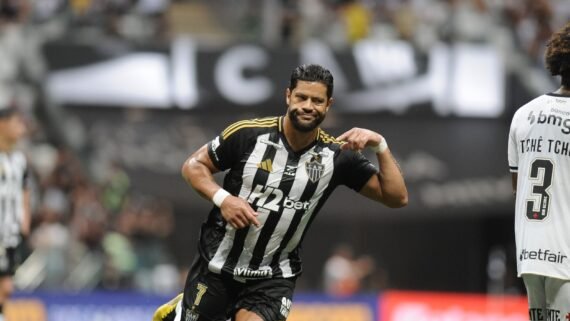 Hulk em jogo contra o Vasco pelo Brasileiro (foto: Alexandre Guzanshe/EM/D.A Press)