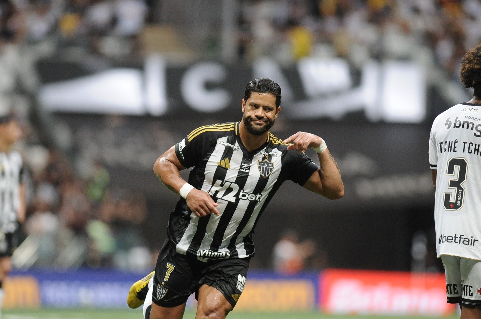 Hulk em jogo contra o Vasco pelo Brasileiro (foto: Alexandre Guzanshe/EM/D.A. Press)