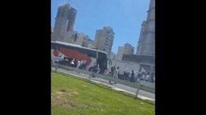 Organizada do Santos ataca a do Internacional em rodovia - Crédito: 