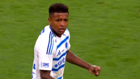 Keny Arroyo comemora gol do Cruzeiro contra o Corinthians (foto: Reprodução/Prime Video)