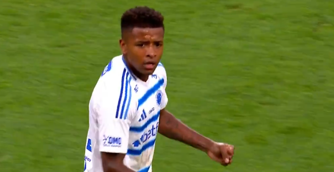 Keny Arroyo comemora gol do Cruzeiro contra o Corinthians (foto: Reprodução/Prime Video)
