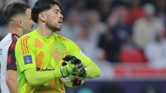 Goleiro Rossi em PSG x Flamengo (foto: Karim Jaafar/AFP)