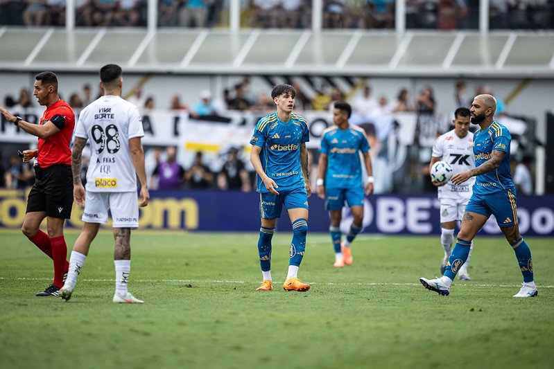 Lance de Santos x Cruzeiro (foto: Jhony Inácio/Cruzeiro)