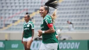 Jogadoras do Palmeiras comemoram gol - Crédito: 