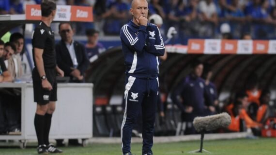 Leonardo Jardim, treinador do Cruzeiro (foto: Alexandre Guzanshe/EM/DA Press)