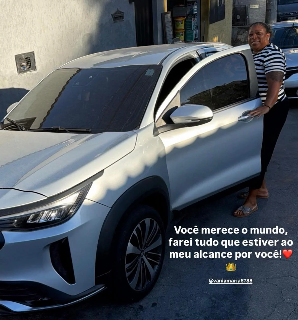 Mãe de Patrick Silva, do Atlético, com carro novo - (foto: Reprodução/Instagram)