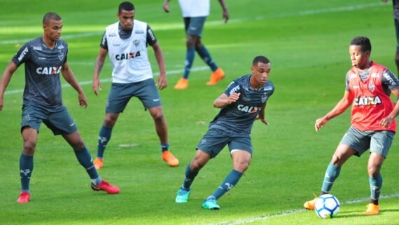 Leandrinho em treino na Cidade do Galo (foto: Gladyston Rodrigues/EM/D.A Press.)