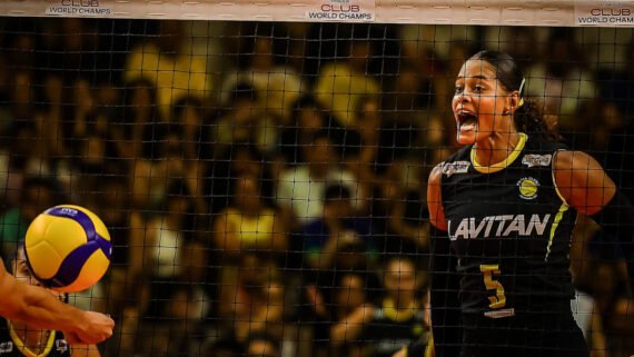 Adenizia em ação pelo Praia Clube no Mundial de Clubes de Vôlei (foto: Divulgação/FIVB)