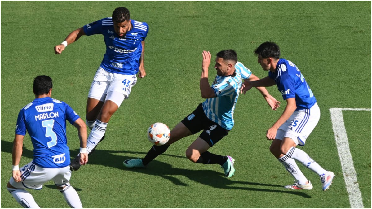 Martínez marcou um dos gols do Racing na vitória por 3 a 1 sobre o Cruzeiro, pela final da Sul-Americana de 2014 (foto: José Bogado/AFP)
