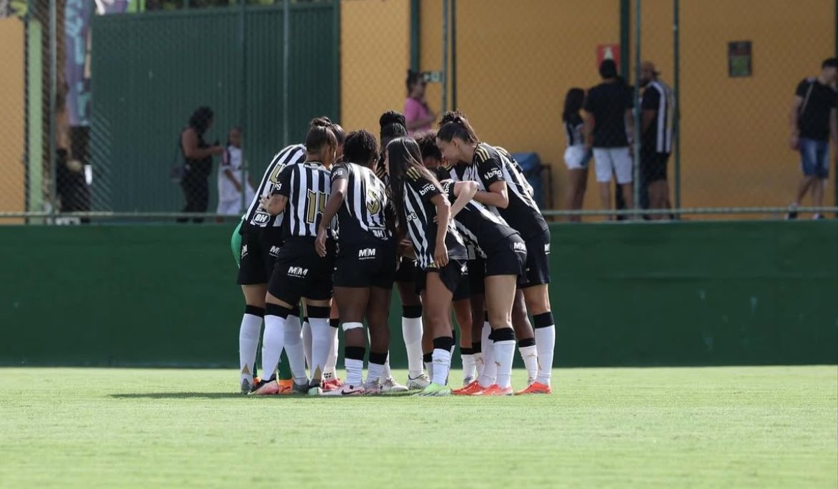 Atlético feminino em campo pelo Mineiro (foto: Divulgação/Atlético)