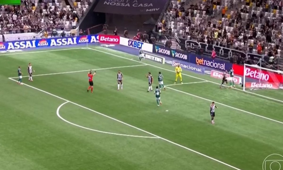 Vitor Roque marcou no primeiro minuto de jogo (foto: Reprodução)