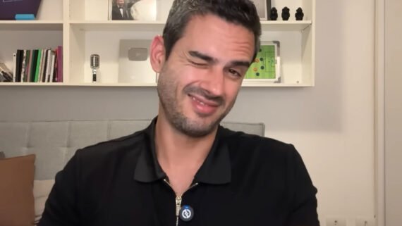 Marcelo Bechler, jornalista e comentarista da TNT Sports (foto: Reprodução/YouTube)