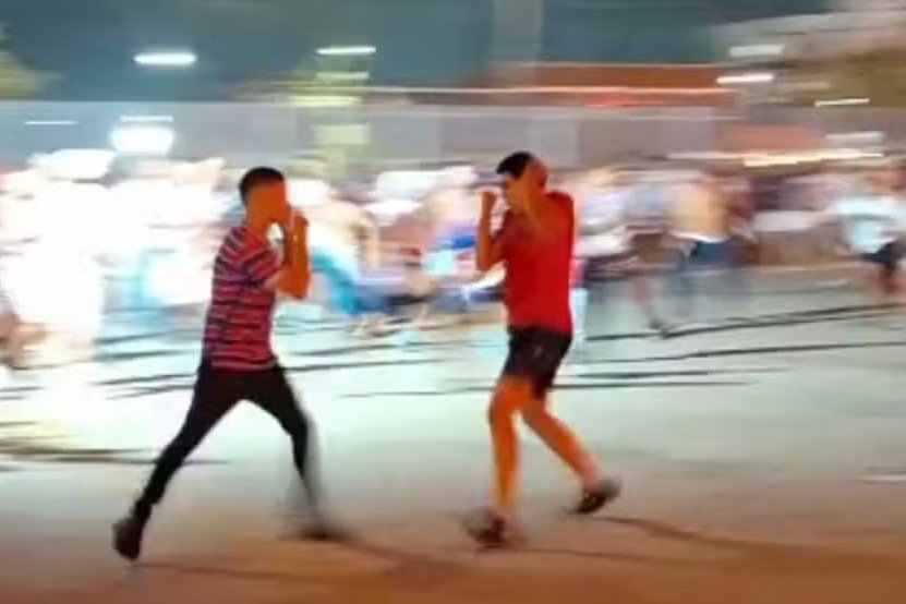 Torcedores de Fortaleza e Atlético brigam no Castelão (foto: Reprodução)