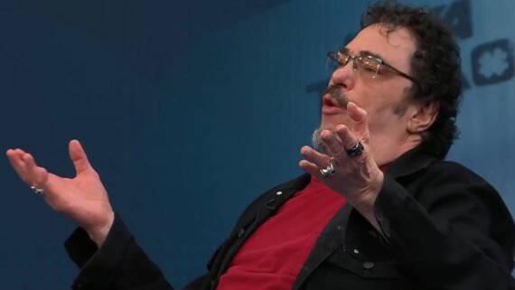 Ex-jogador Walter Casagrande é comentarista da Band e do Uol Esporte (foto: Reprodução/YouTube)