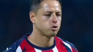 Chicharito Hernández perdeu pênalti decisivo para o Chivas - Crédito: 