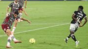 Momento em que Serna chutou para marcar pelo Fluminense (foto: LEONARDO BRASIL/FLUMINENSE - 11/12/2025)