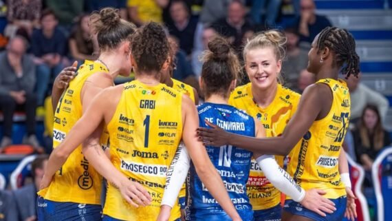 Equipe do Conegliano em quadra (foto: Conegliano/Divulgação)