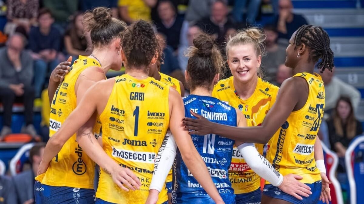 Equipe do Conegliano em quadra (foto: Conegliano/Divulgação)