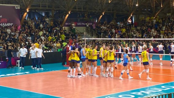 Conegliano celebra vitória sobre o Orlando (foto: Divulgação/FIVB)