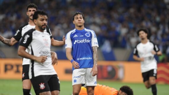 Lance do jogo entre Cruzeiro e Corinthians pela Copa do Brasil (foto: Alexandre Guzanshe/EM/D.A Press)