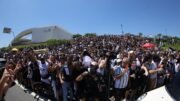 Torcedores do Corinthians em frente à Neo Química Arena em festa pelo título da Copa do Brasil (foto: José Manoel Idalgo/Corinthians)