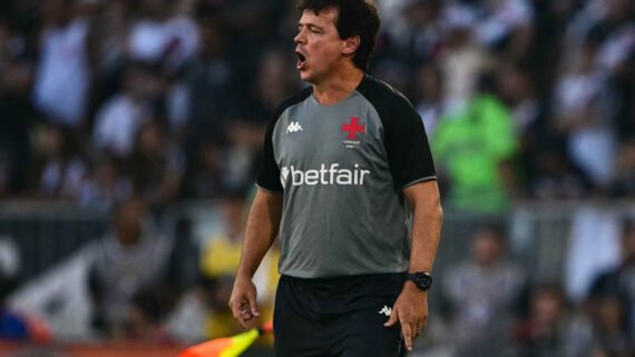 Fernando Diniz, técnico do Vasco, na final da Copa do Brasil (foto: Pablo PORCIUNCULA / AFP)