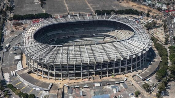 Estádio Azteca, no México, vai receber abertura da Copa do Mundo (foto: Carl de Souza/AFP)
