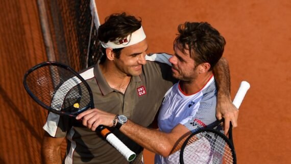 Federer e Wawrinka em 2019 (foto: Martin Bureau/AFP)