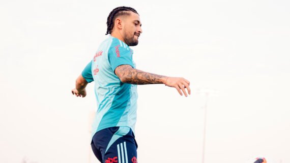 Arrascaeta em treino do Flamengo no Catar (foto: Divulgação/Flamengo)