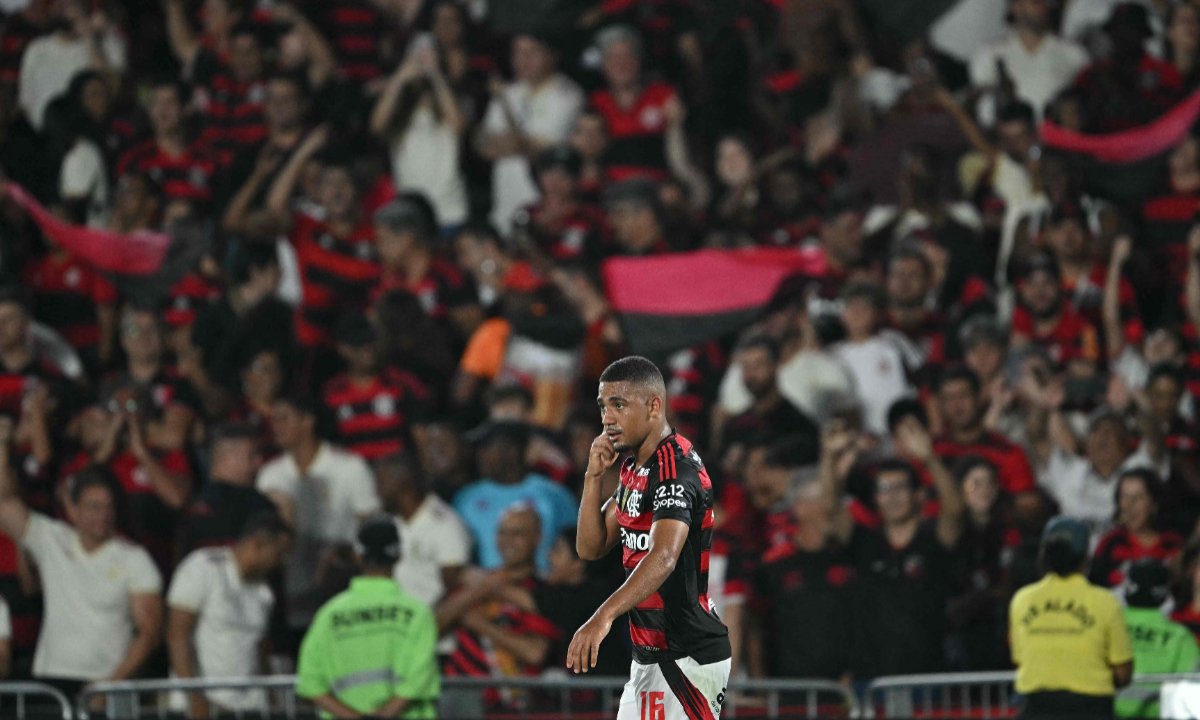 Samuel Lino em jogo do Flamengo pelo Brasileiro (foto: Mauro PIMENTEL / AFP)