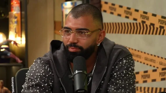 Gabigol, do Cruzeiro, em entrevista ao Podpah (foto: Reprodução/Podpah)