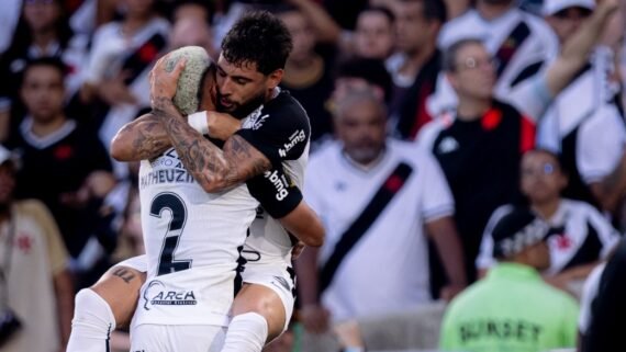 Yuri Alberto e Matheuzinho comemoram gol do Corinthians (foto: Rodrigo Coca/Agência Corinthians)
