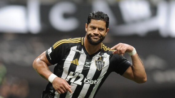 Hulk comemora gol pelo Atlético (foto: Alexandre Guzanhe/EM/D.A. Press)