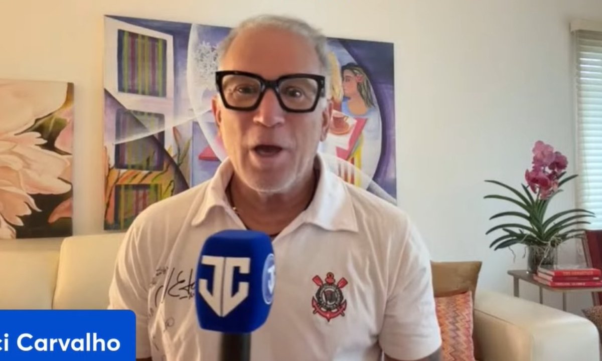 Jaeci Carvalho pagou promessa após eliminação do Cruzeiro (foto: Reprodução)