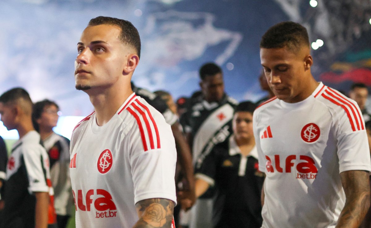 Jogadores do Internacional antes de goleada sofrida diante do Vasco pelo Campeonato Brasileiro, em São Januário (foto: Ricardo Duarte/Internacional)