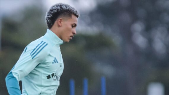 Meio-campista Rodriguinho se apresentou ao Cruzeiro em janeiro e assinou por empréstimo com o Ceará em agosto (foto: Gustavo Aleixo/Cruzeiro)