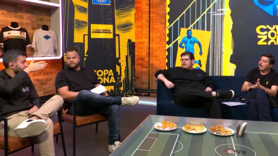 Da esquerda para direita: o jornalista Fernando Campos, o comentarista Lucca Bopp, o comunicador Casimiro Miguel e o narrador Luis Felipe Freitas. (foto: Reprodução)